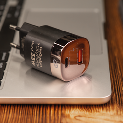 Сетевое зарядное устройство GoGadget CityPump 33W 1хUSB-C 1xUSB-A LCD (CH004)