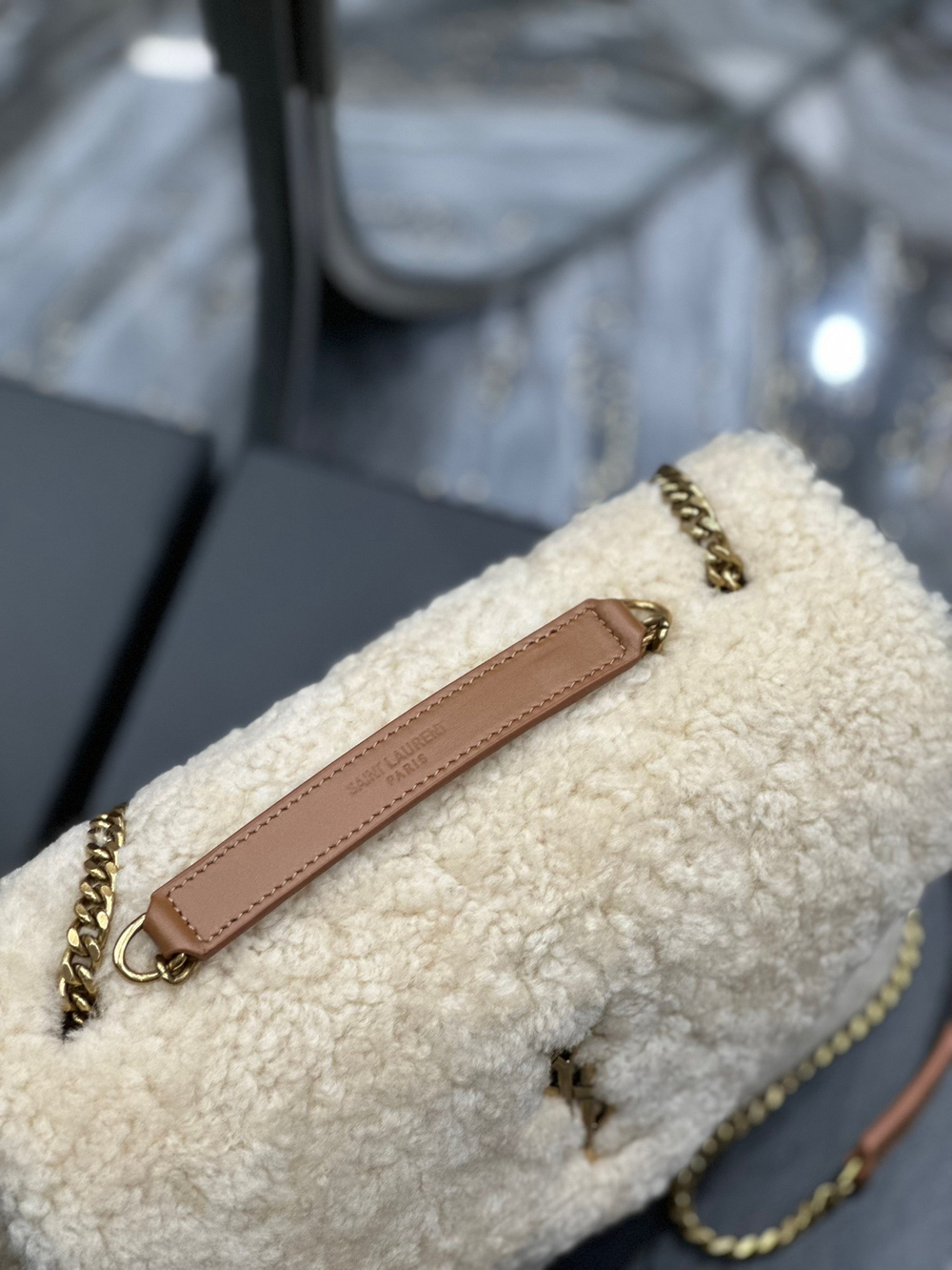Saint Laurent Loulou 25 cm
