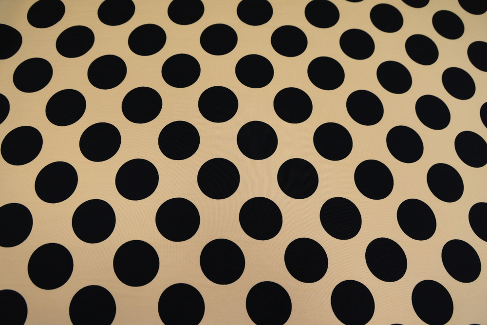 Вискоза бежевая в крупный черный горох