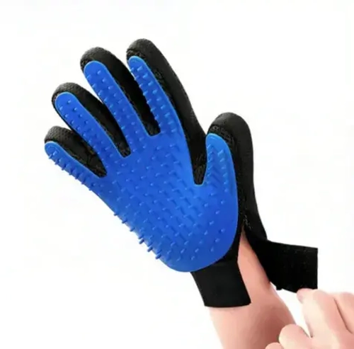 Перчатка для вычесывания шерсти