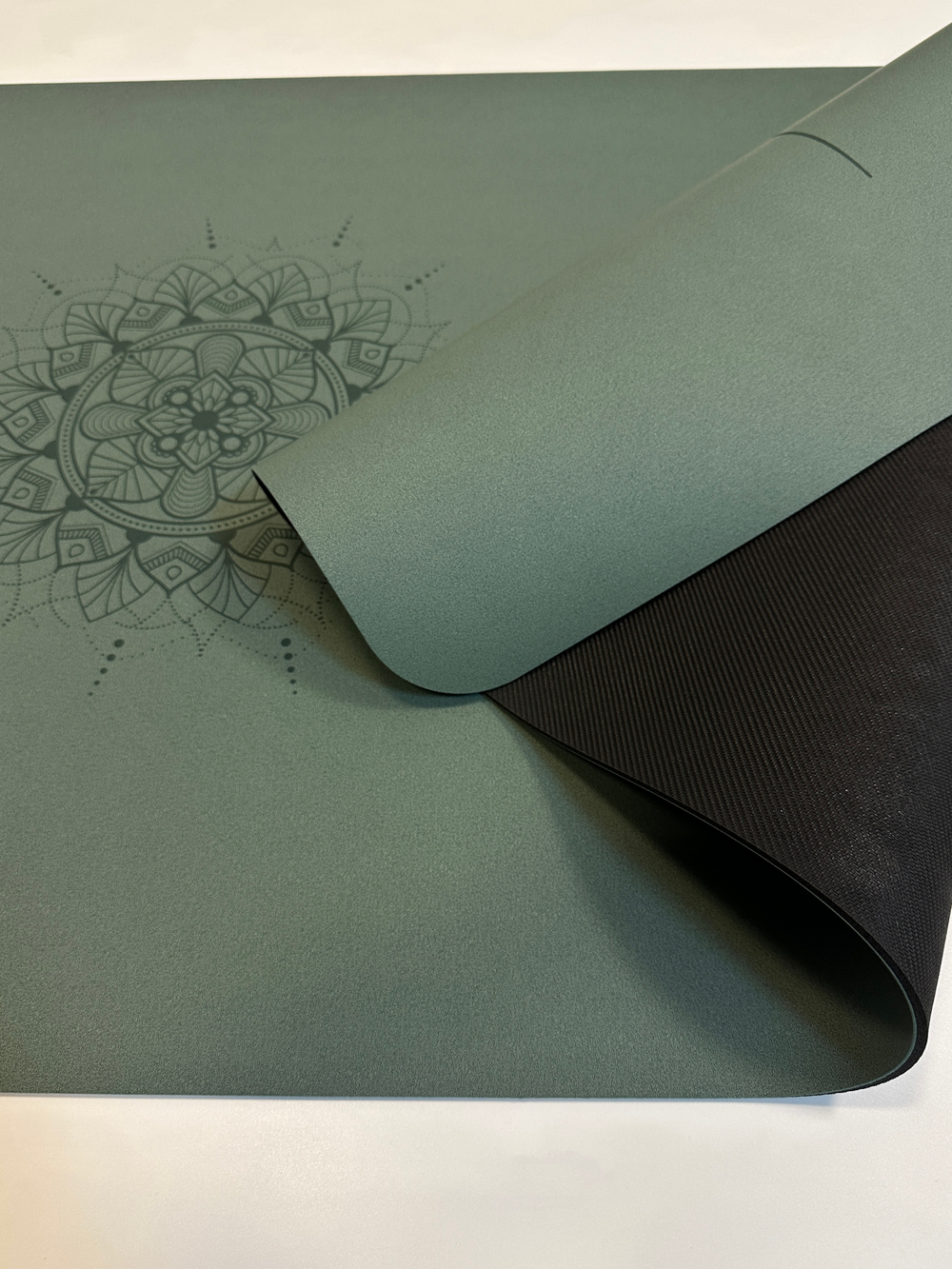 УЛЬТРАцепкий 100% каучуковый коврик для йоги New Arrows Green 185*68*0,5 см