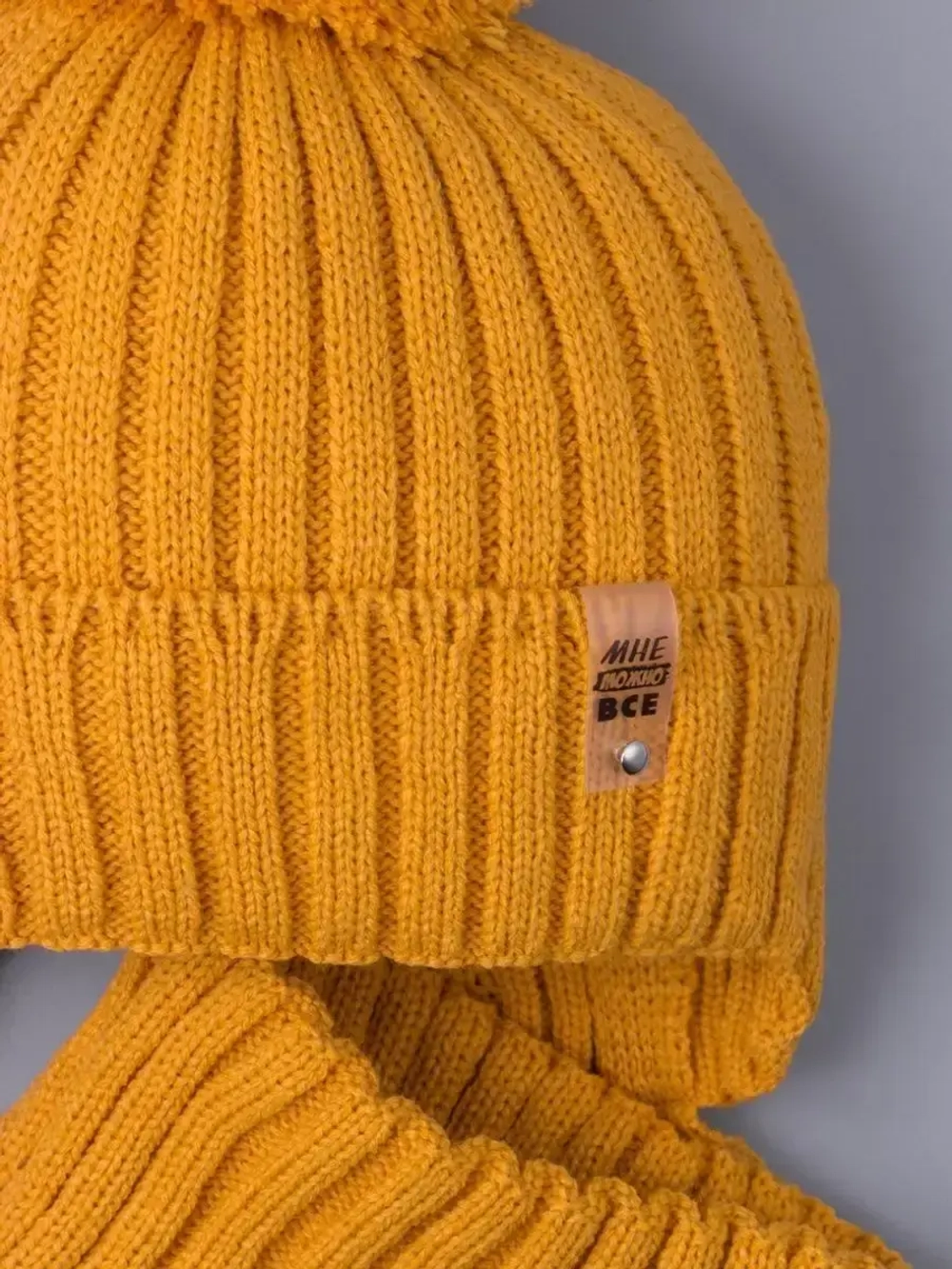 Шапка для девочки осенняя и снуд вязаные