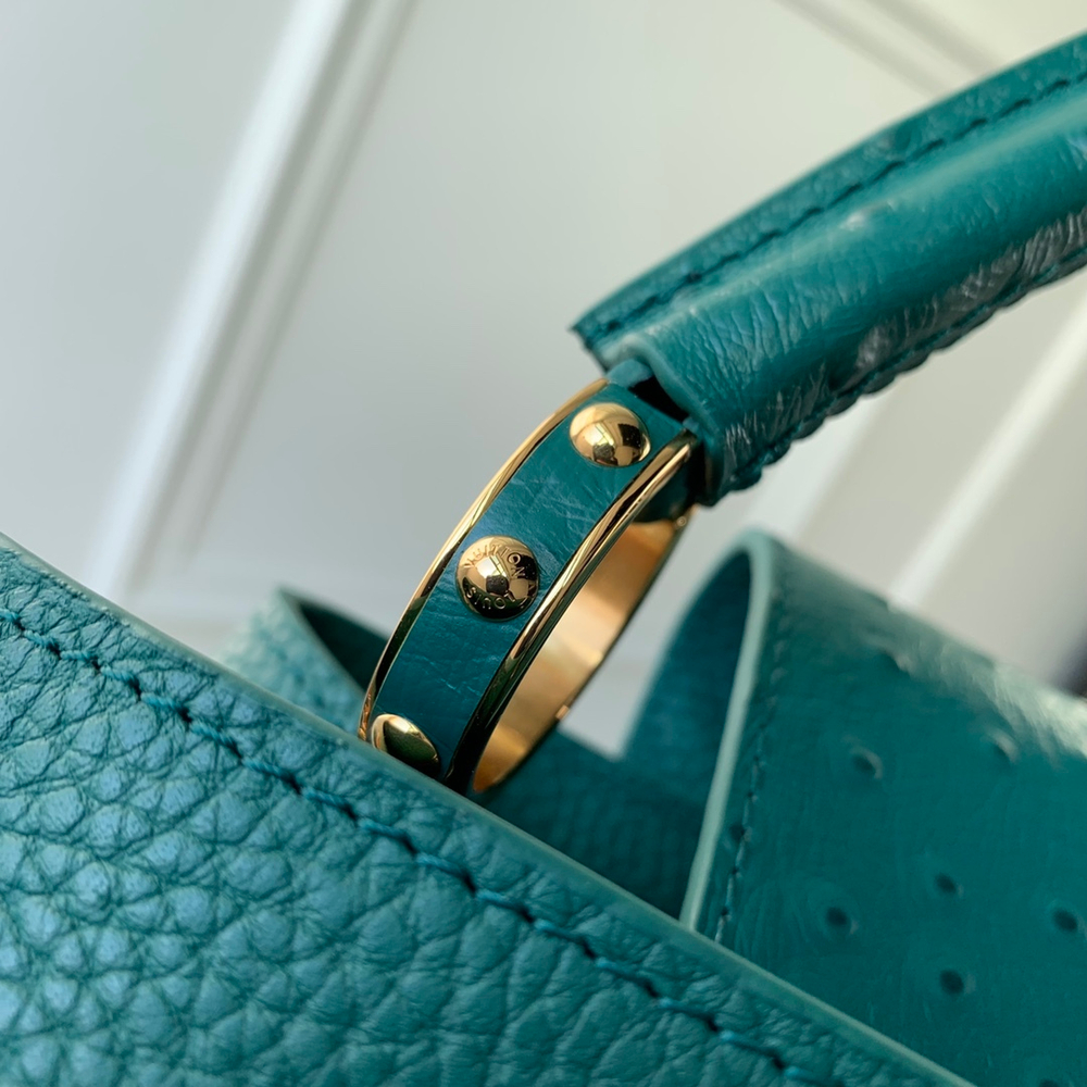 Louis Vuitton Capucines BB