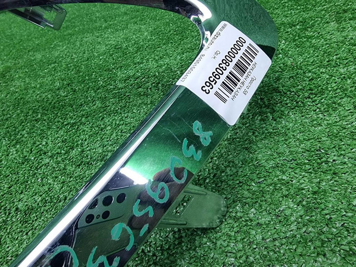 Молдинг переднего бампера Toyota Camry xv70 20-нв