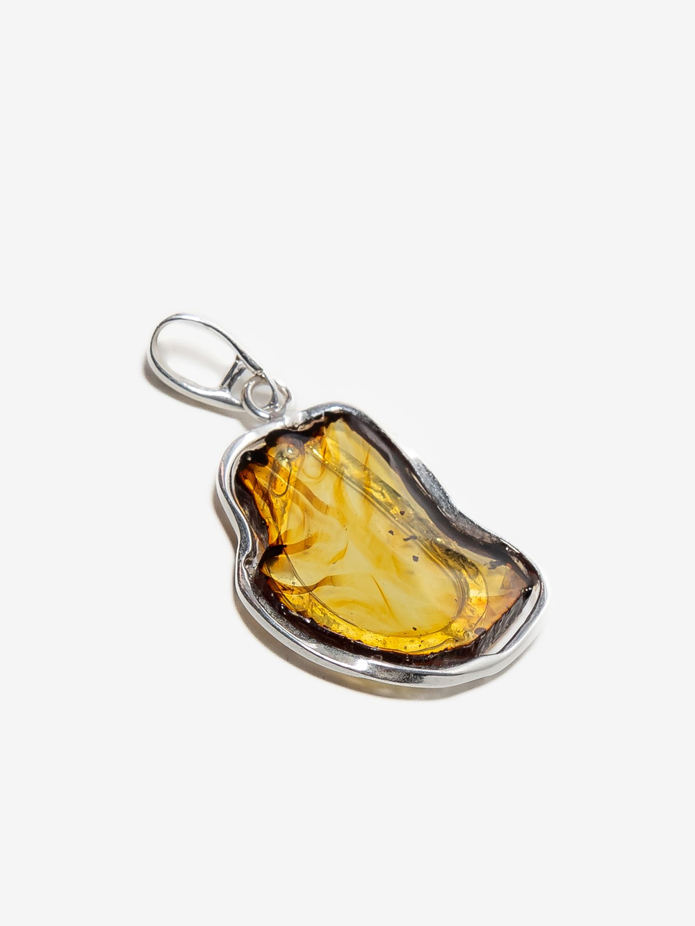 Уникальный серебряный кулон с цельным янтарем, серебро 925 пробы