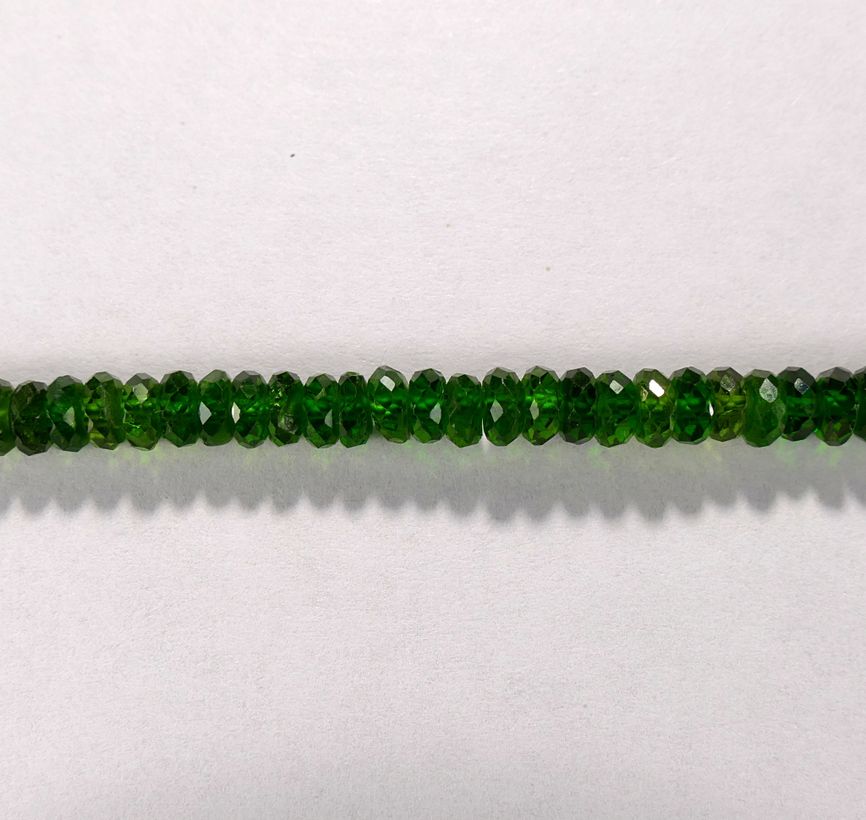 Бусина из хромдиопсида, фигурная, 2x4 мм (рондель, граненая)