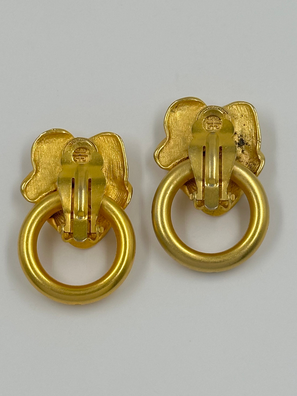 Клипсы с цветами Givenchy