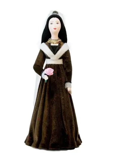 Кукла в праздничном костюме дворянки из Бургундии