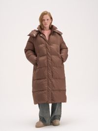 Пуховик удлиненный стеганый "Шоколад" женский