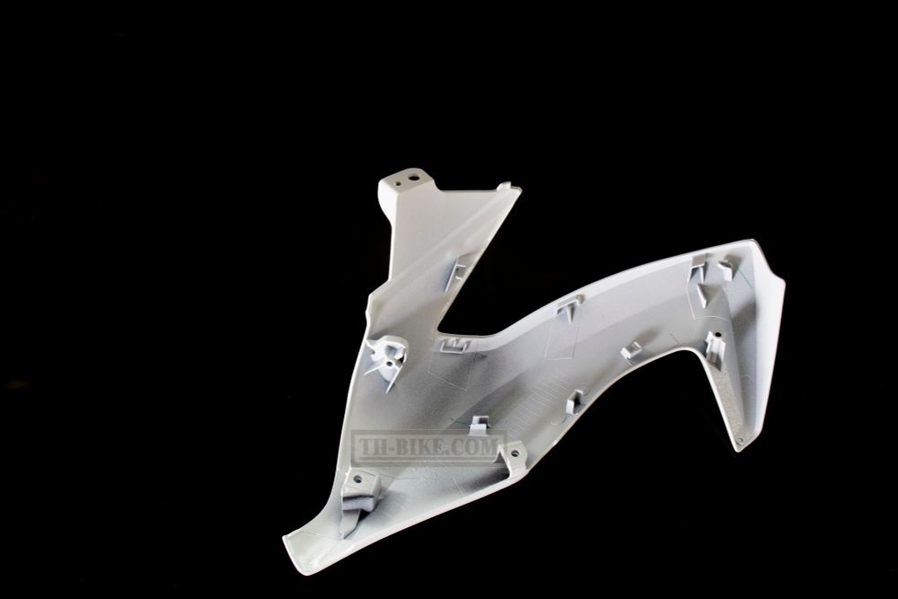 64251-MJE-D40ZC.  COVER, L. HEADLIGHT. PEARL METALLOID WHITE (NHA96P). Visor CB650F