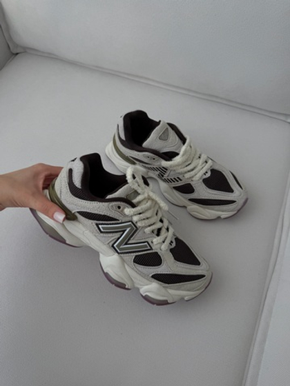 Кроссовки из натуральной замши