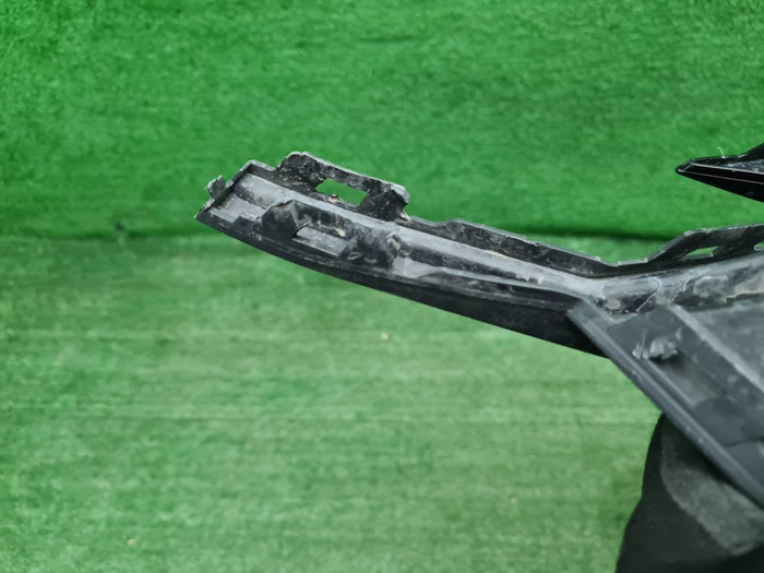 Решетка перед. бампера VW Touareg 3 (18-23) R-line