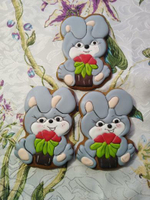 Зайка №32 с горшочком цветов