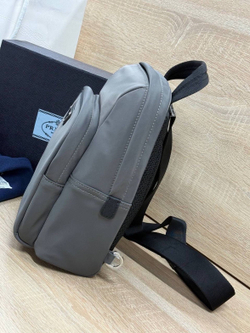 Рюкзак-слинг Prada