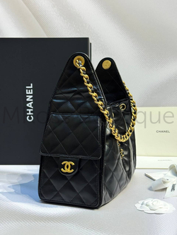 Женская сумка Chanel черного цвета в гладкой коже