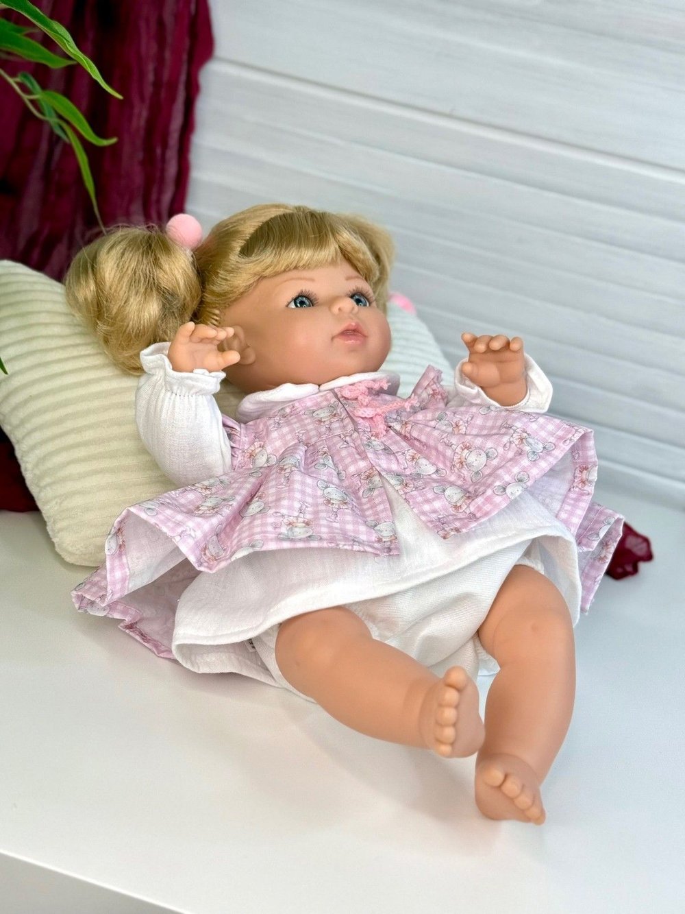 Кукла BERJUAN мягконабивная 40см Laura (1076)