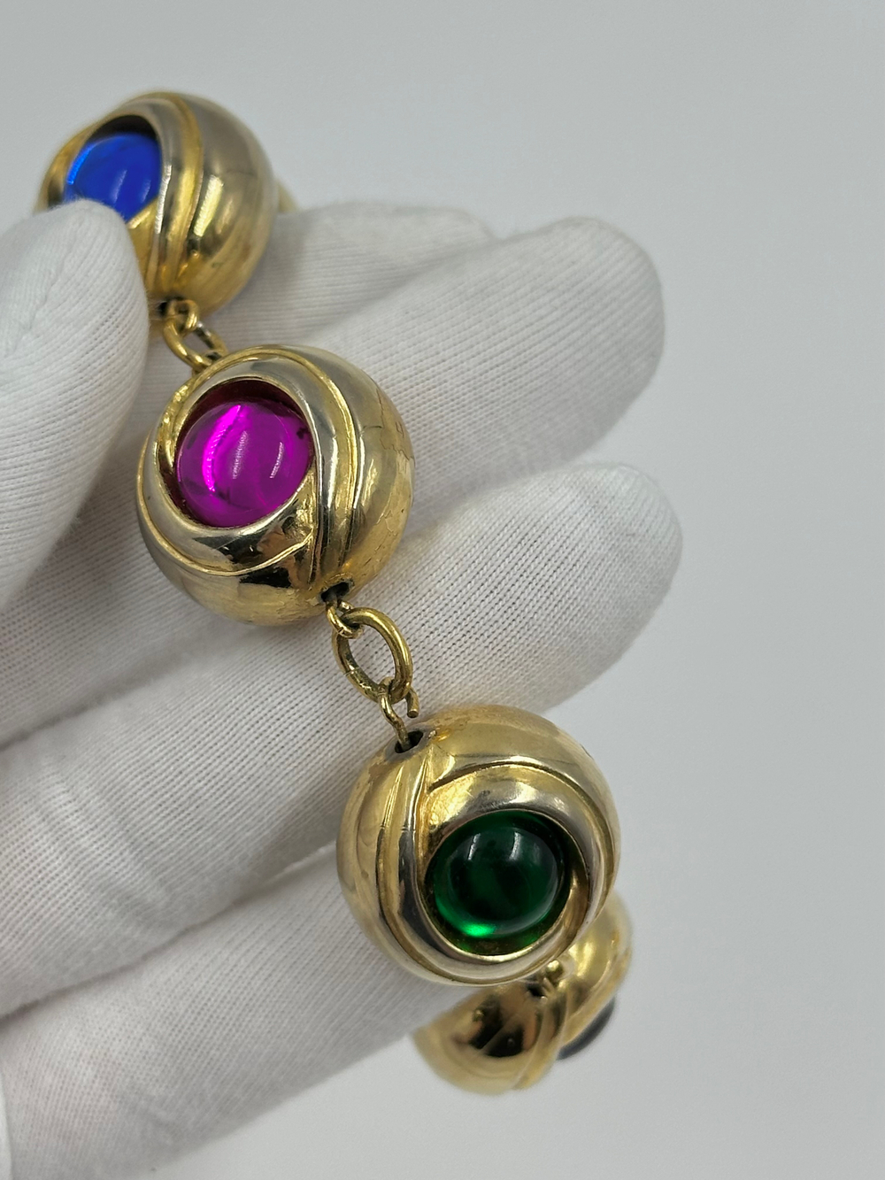 Браслет с разноцветными кабошонами (маленький)