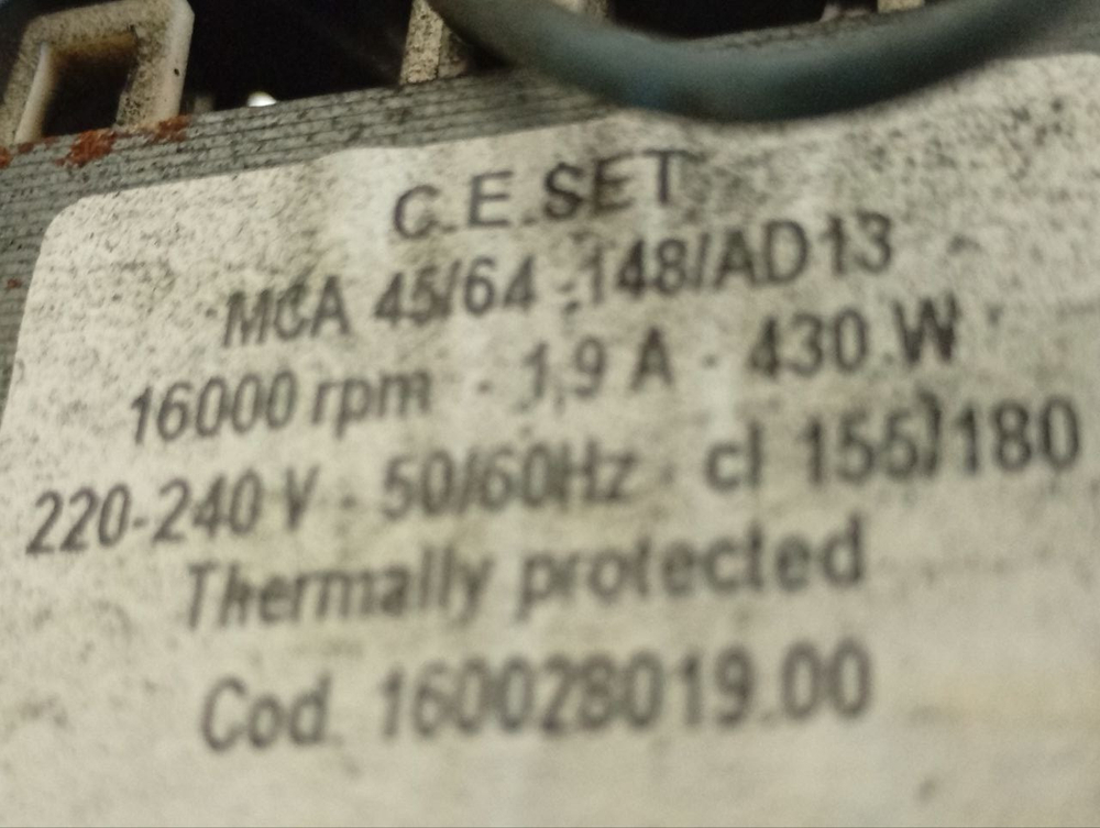 VMUF501B кт19 Двигатель к стиральной машине Indesit, Ariston 160028019.00 б/у