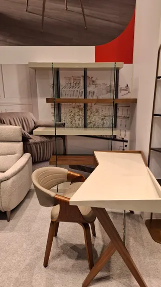 Письменный стол Mysen с выдвижным ящиком, орех