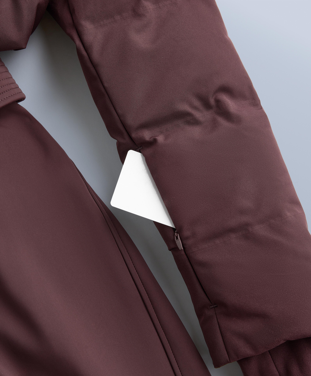 Oysho Водостойкий утепленный комбинезон MINARDI PIUME SKI с 80% пуха и 20% пера, темно-винный