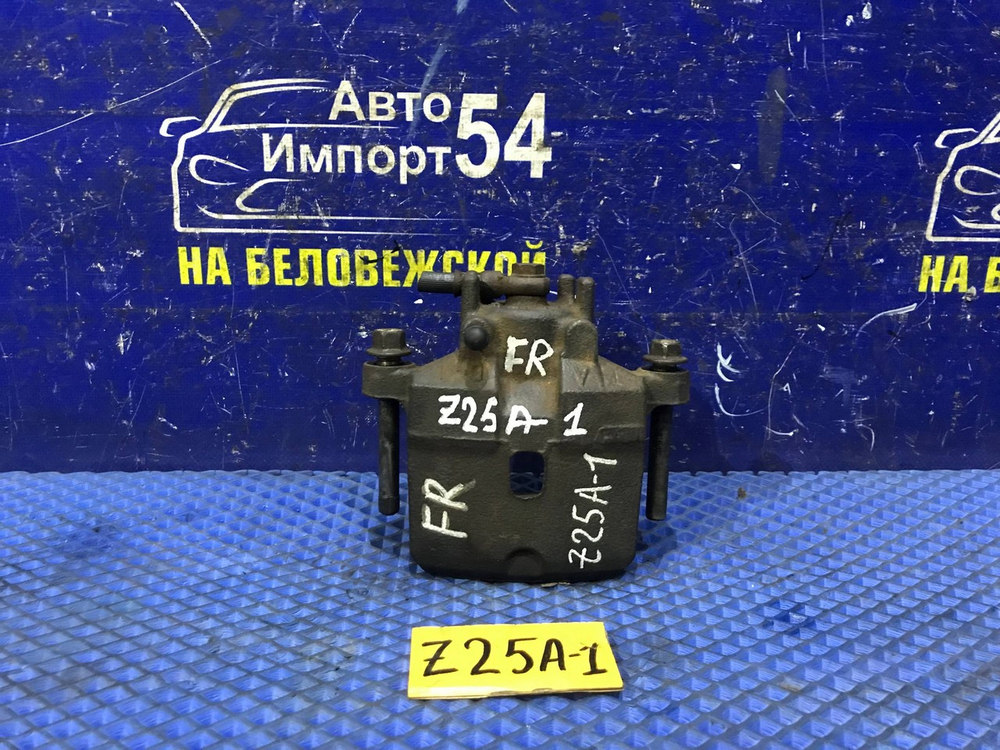 Суппорт тормозной передний правый MITSUBISHI COLT 2003