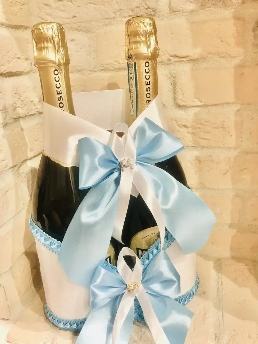 Украшение для свадебного шампанского