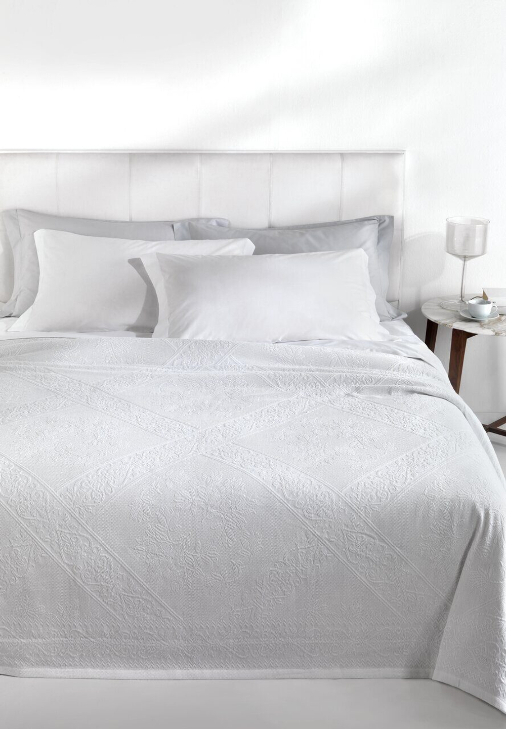 Покрывало 260х260 Mirabello Lunel