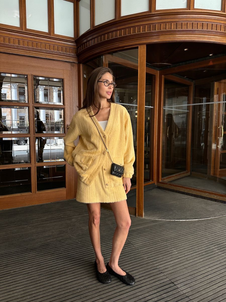 Юбка из трикотажа с ворсом мини желтая