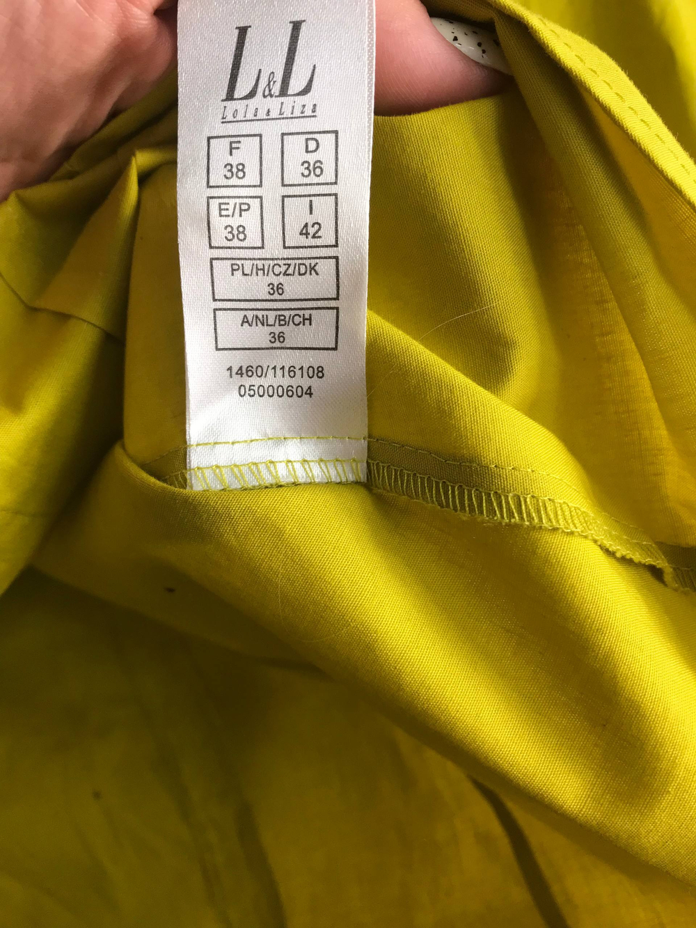 Блузка Lola&Liza яркого оттенка, маркировка 36, визуально на 42 размер