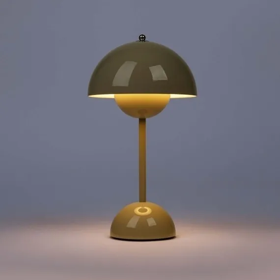 Настольный светильник Mary бежевый