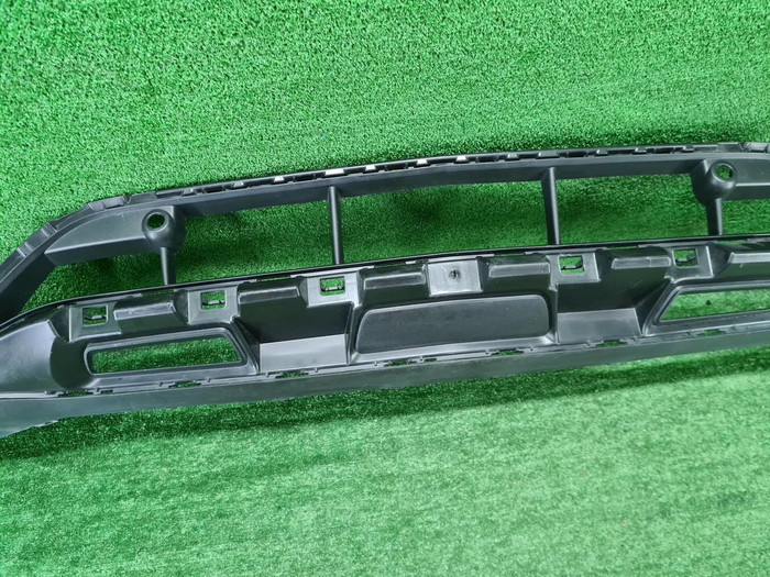 Юбка переднего бампера Mercedes GLC X253 19-22 AMG