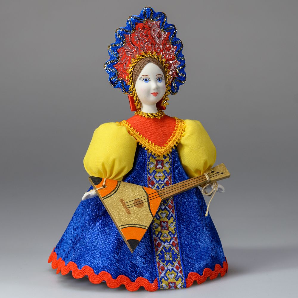Сувенирная кукла в кокошнике