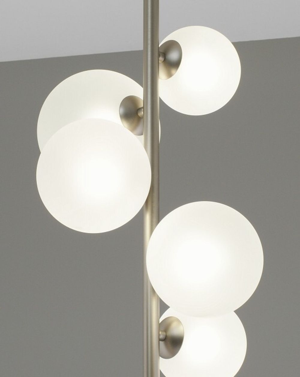 Люстра на штанге Moderli Renny V11466-5P