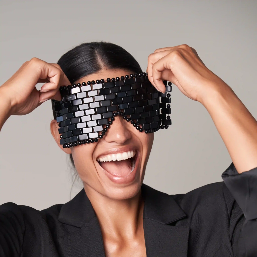 COOL LAVA EYE BLANKET - Охлаждающая обсидиановая маска для области вокруг глаз, 1 шт