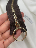 Молния темно-коричневая (темный шоколад ) с золотистым массивным кольцом