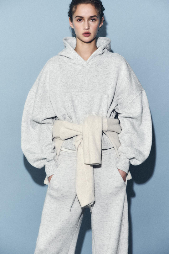 ZARA ХУДИ С КАРМАНОМ, СЕРЫЙ С МЕЛАНЖЕВЫМ ЭФФЕКТОМ