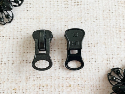 Бегунок трактор, автомат Т10, чёрный