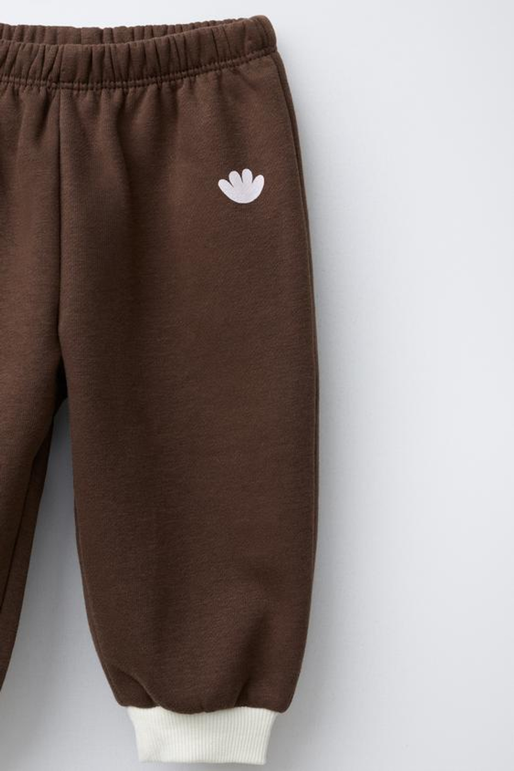 ZARA КОМПЛЕКТ: ТОЛСТОВКА И БРЮКИ С КОНТРАСТНЫМИ ДЕТАЛЯМИ, КОРИЧНЕВЫЙ