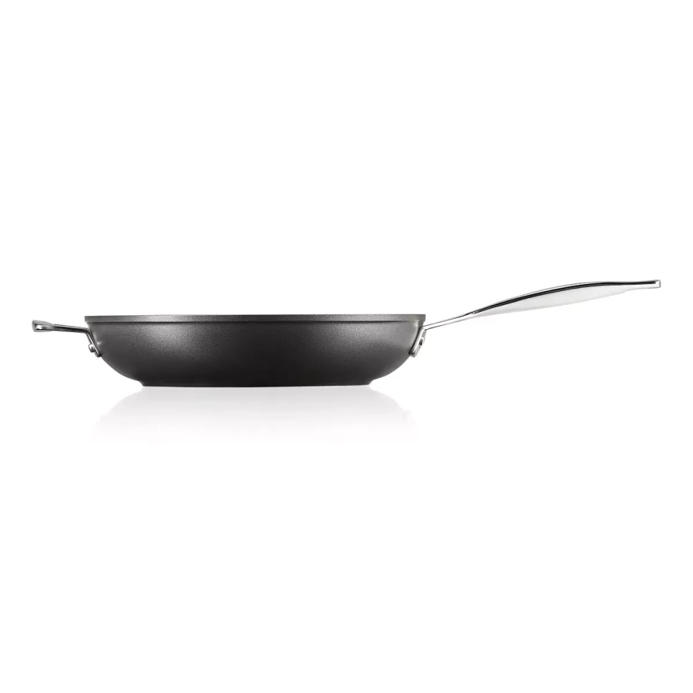 Le Creuset - Сковорода PRO с антипригарным покрытием 30см. / артикул   51101300010202  / GTIN 630870273022