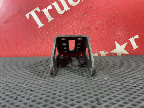 Кронштейн амортизатора заднего