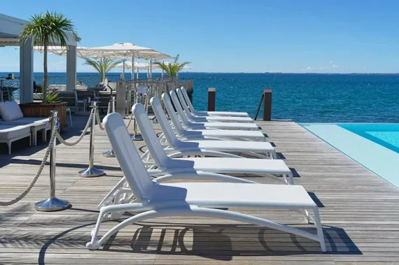 Шезлонг Atlantico белый