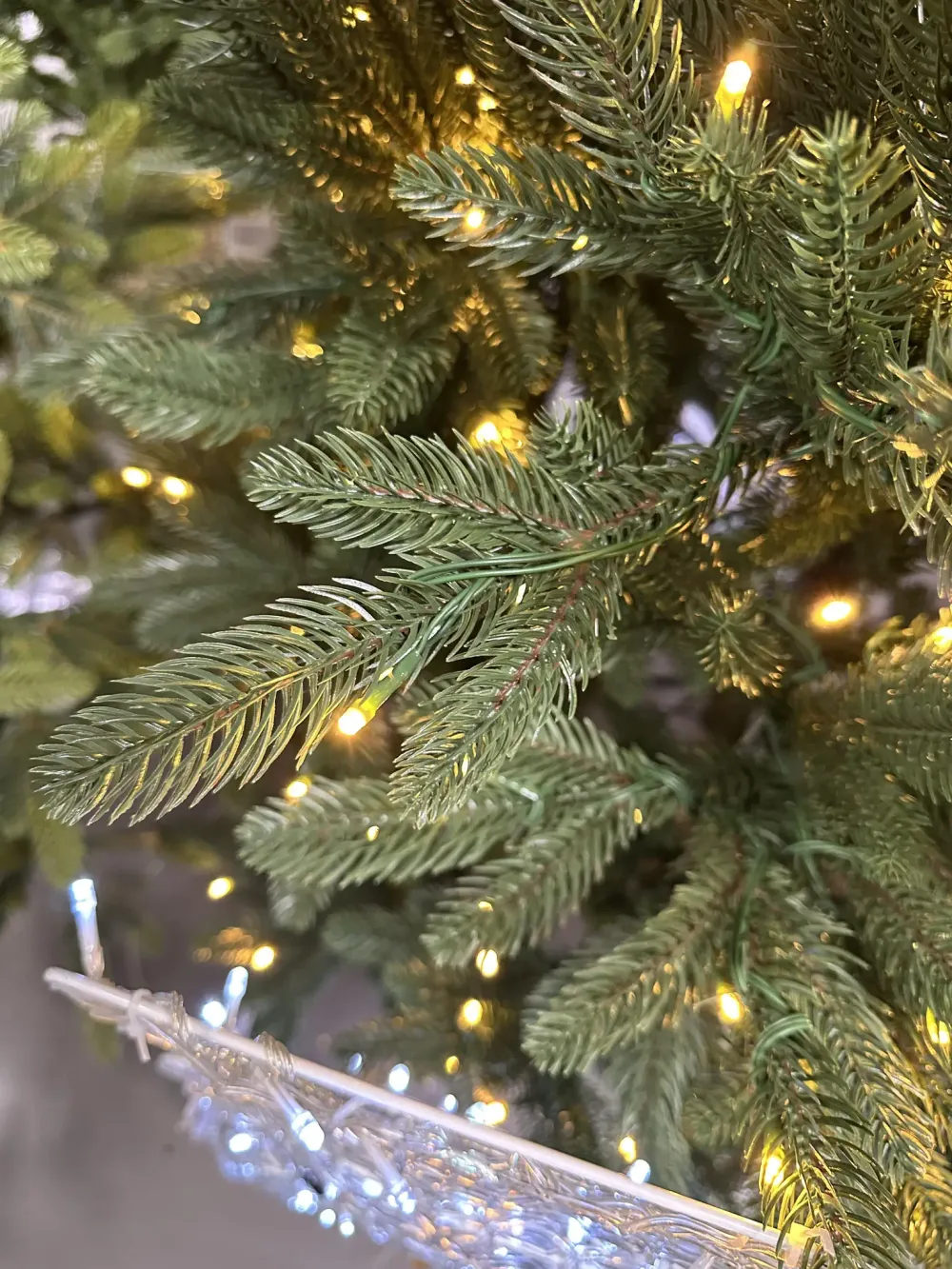 Елка с гирляндой "Никольская" (Литая хвоя) от 2,1 м до 2,4 м