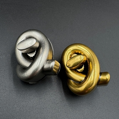 Поворотный замок для сумки