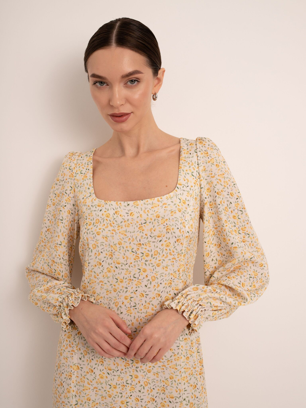 Платье "Моника" (44 / Бежевый / Вискоза 100%)