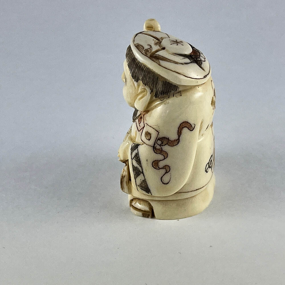 Статуэтка нэцкэ Монах молодой