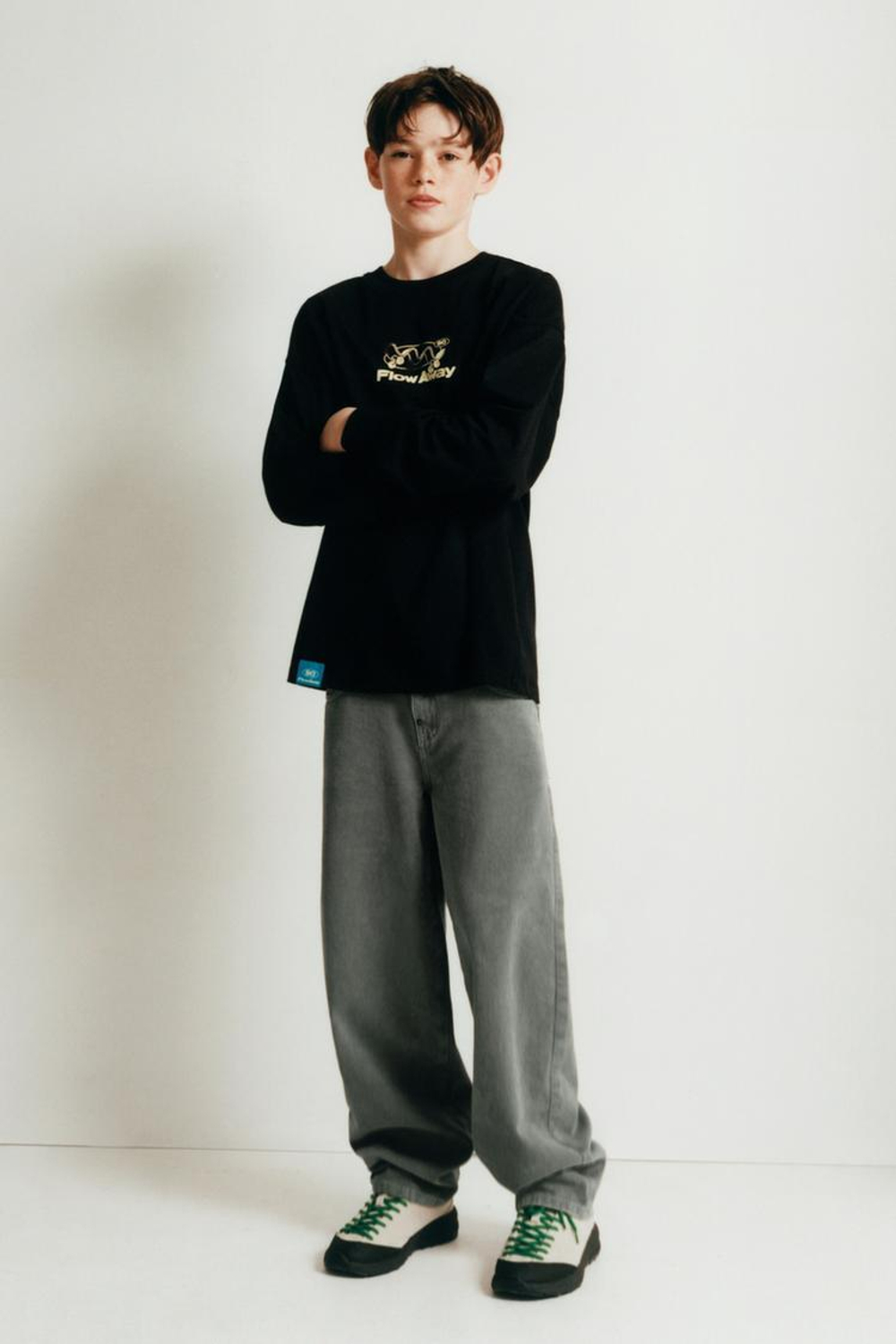 ZARA ЛОНГСЛИВ С ПРИНТОМ "СКЕЙТ", ЧЕРНЫЙ