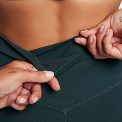 Leginsy Nike One Dri-Fit Mid-Rise 7/8 Tight - зеленый