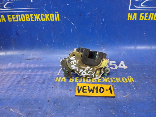 Замок двери передней левой NISSAN AVENIR 1997