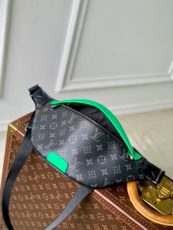 Louis Vuitton Discovery Bumbag