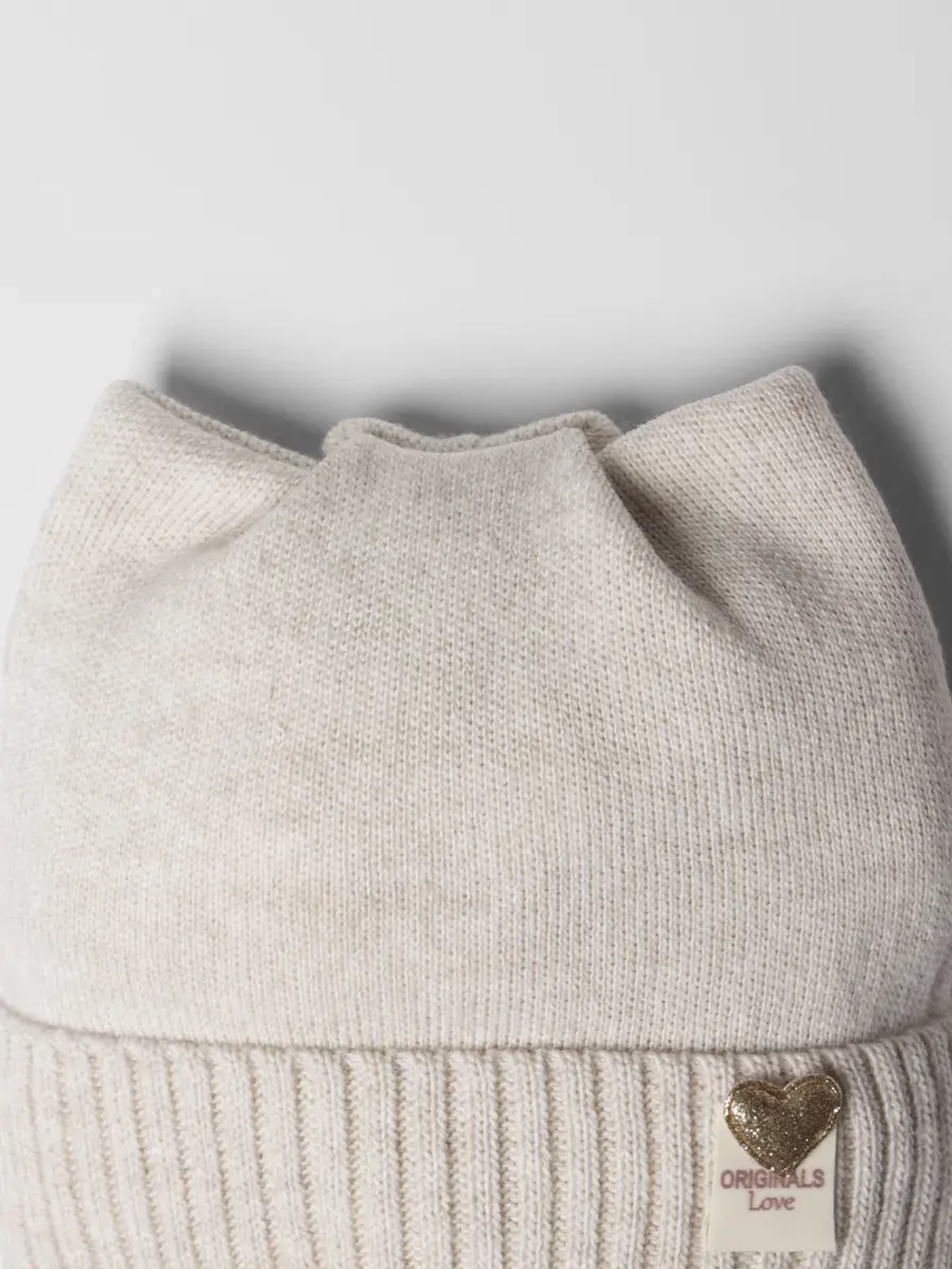 Шапка для девочки на осень